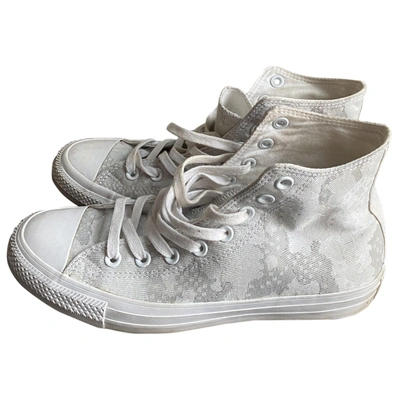 Pre-owned Converse Flats In White