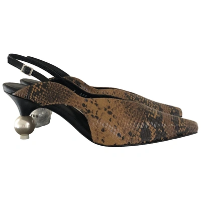 Pre-owned Yuul Yie Leather Heels In Camel