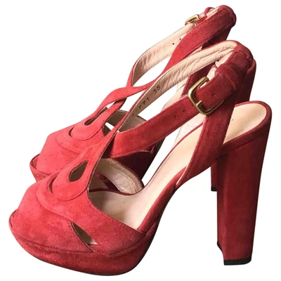 Pre-owned Stuart Weitzman Sandals In Red