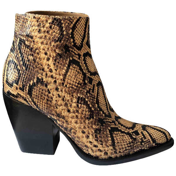 chloé boots beige