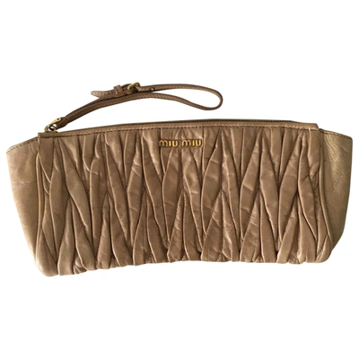 Pre-owned Miu Miu Matelassé Leather Clutch Bag In Beige