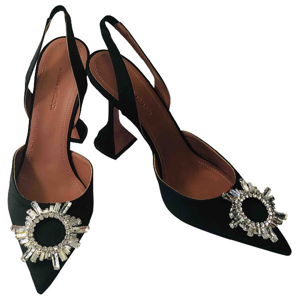amina heels
