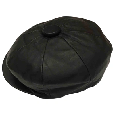 Pre-owned Burberry Leather Beret In Black