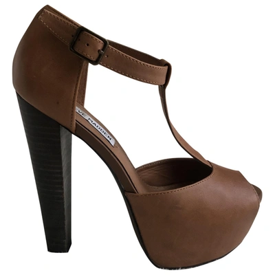 Pre-owned Steve Madden Leather Heels In Camel
