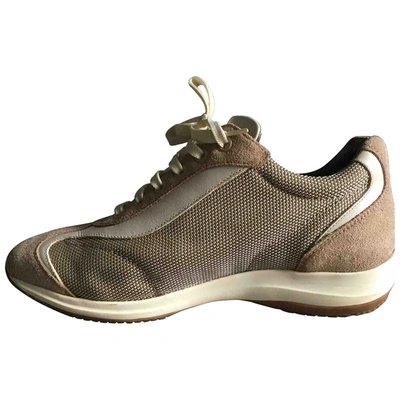 Pre-owned Ferragamo Camel Trainers