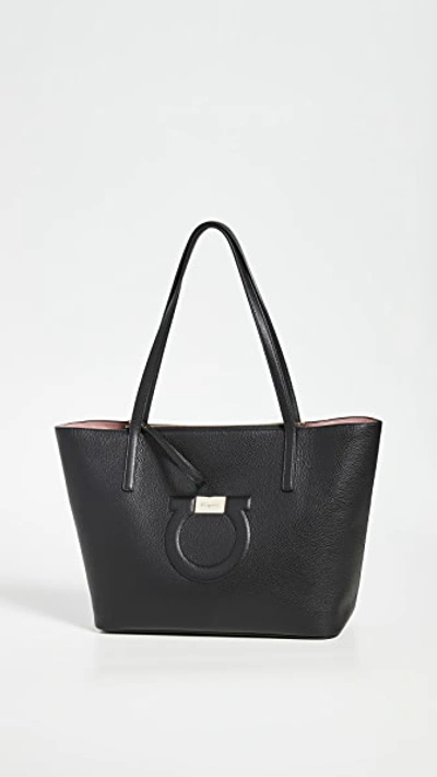 Ferragamo Large Gancio City Tote In Nero Black/gold