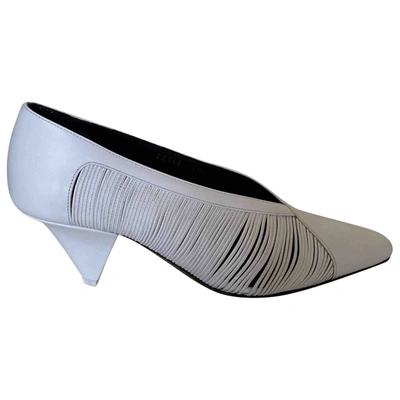 Pre-owned Neous Leather Heels In White