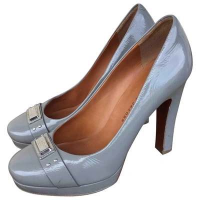 Pre-owned Marc By Marc Jacobs Patent Leather Heels In Grey