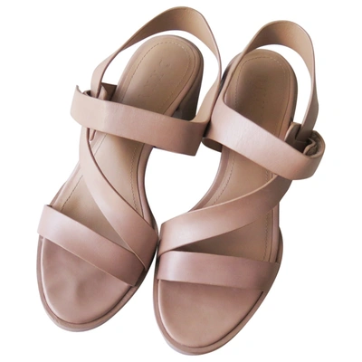 Pre-owned Dkny Leather Sandal In Beige