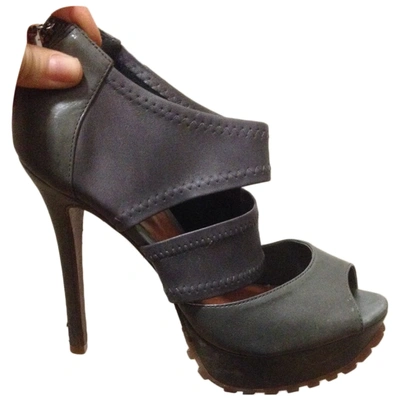 Pre-owned Schutz Leather Heels In Grey