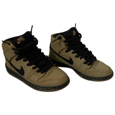 Pre-owned Nike Sb Dunk Leather Trainers In Green