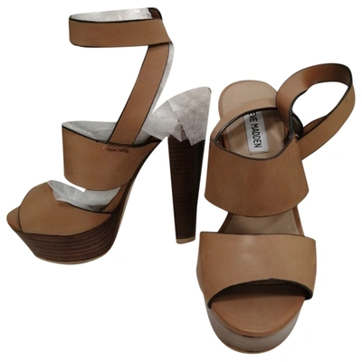 Pre-owned Steve Madden Leather Heels In Camel