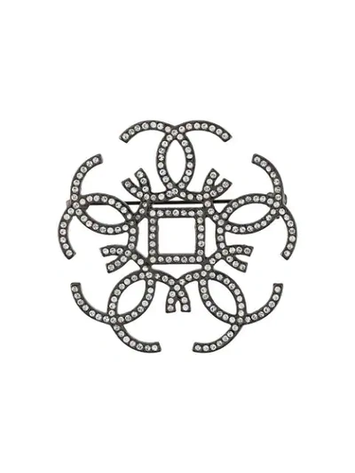 Pre-owned Chanel Interlocking Cc Brooch In Metallic