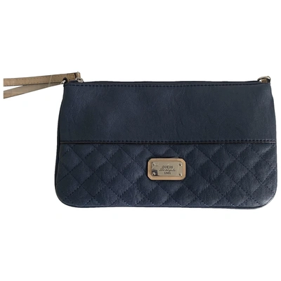 Pre-owned Guess Clutch Bag In Blue