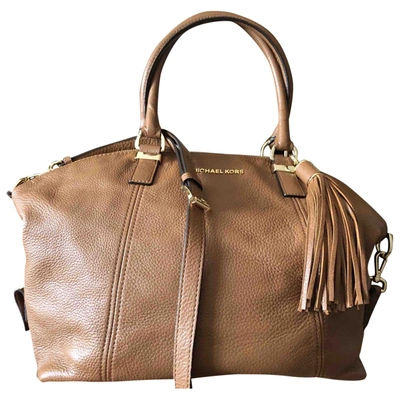 Pre-owned Michael Kors Camden Leather Satchel In Camel