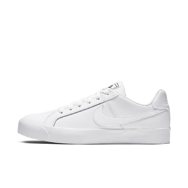 nike women's court royale casual sneakers