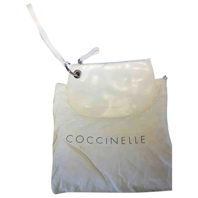 Pre-owned Coccinelle Leather Clutch Bag In White