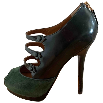 Pre-owned Fendi Sandals In Green