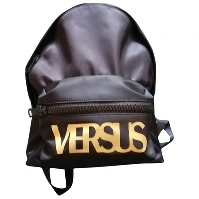 Pre-owned Versus Black Bag