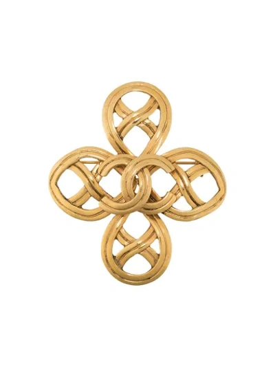Pre-owned Chanel 1996 Cc Brooch In Gold