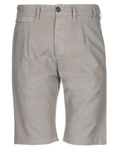 Novemb3r Bermudas In Dove Grey