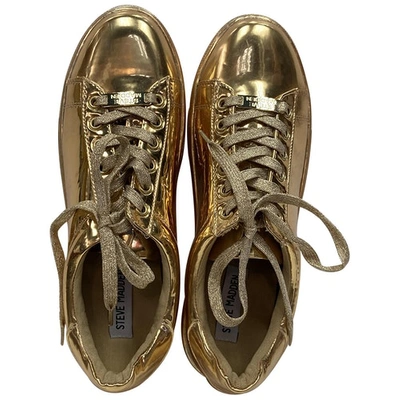 Pre-owned Steve Madden Patent Leather Trainers In Gold