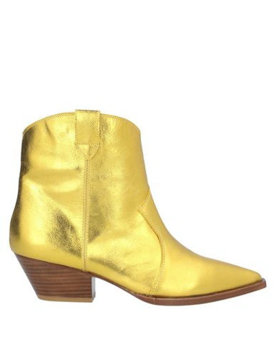 Ras Ankle Boots In Gold