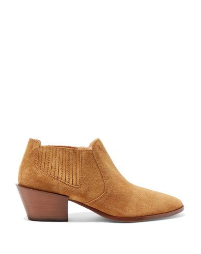 Tod's Ankle Boots In Beige