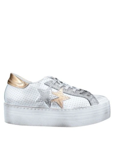 2star Sneakers In White