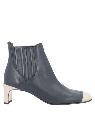 Alysi Ankle Boot In Black