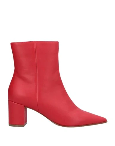 Lerre Ankle Boots In Red
