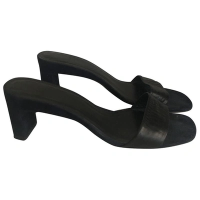 Pre-owned Loewe Leather Sandals In Black