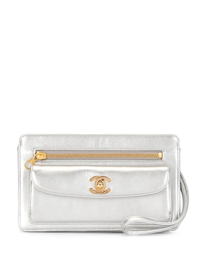 Pre-owned Chanel 1997 Cc Turn-lock Clutch Bag In Silver