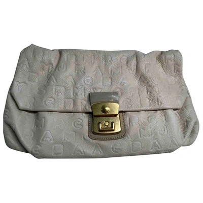 Pre-owned Marc By Marc Jacobs Leather Clutch Bag In Ecru