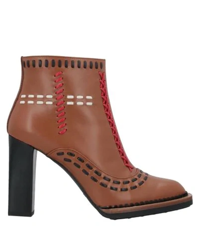 Tod's Ankle Boots In Brown