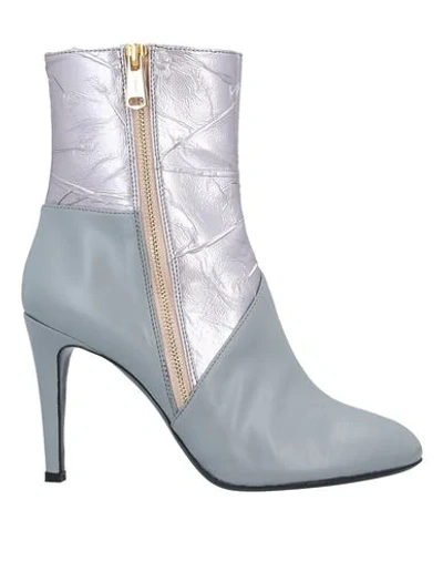 Vionnet Ankle Boots In Light Grey