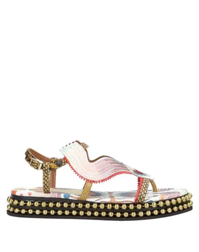 Chloé Toe Strap Sandals In Pale Pink
