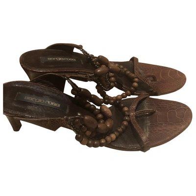 Pre-owned Sergio Rossi Leather Flip Flops In Brown