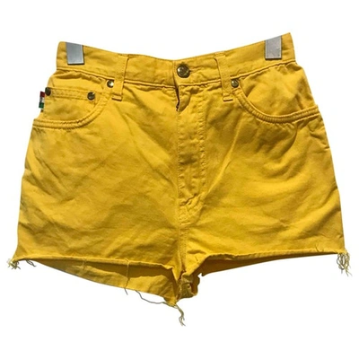 Pre-owned Moschino Cheap And Chic Yellow Cotton Shorts