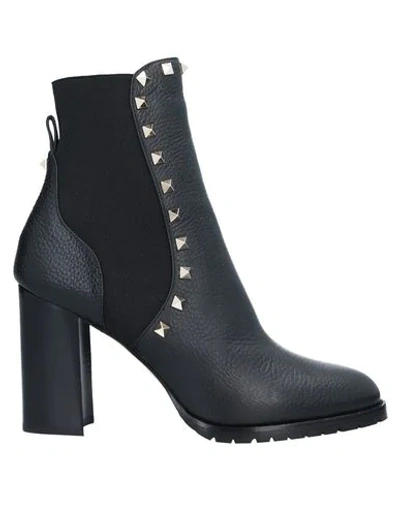 Valentino Garavani Ankle Boots In Black