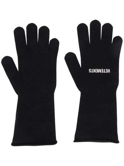 Vetements Logo-print Rolled-cuff Gloves In Black