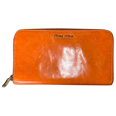 Pre-owned Miu Miu Leather Wallet In Orange