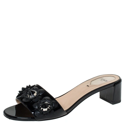 Pre-owned Fendi Black Patent And Leather Flower Stud Slide Sandals Size 38