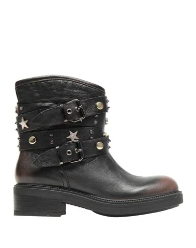 Cult Ankle Boots In Brown