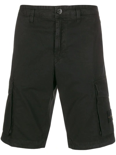 Stone Island Logo Patch Cargo Shorts In Nero