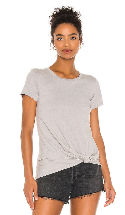 Bobi Vintage Jersey Knotted Tee In Cloudy