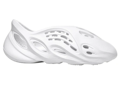 Pre-owned Yeezy Adidas  Foam Rnnr Ararat In White/white-white