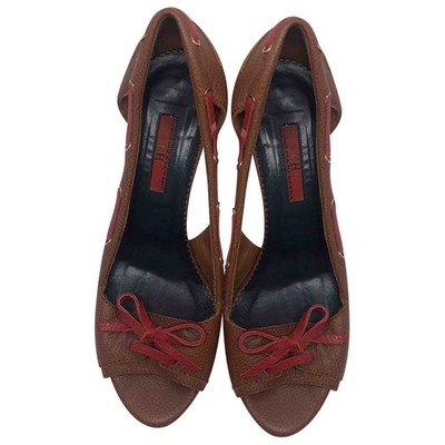 Pre-owned Carolina Herrera Leather Heels In Brown