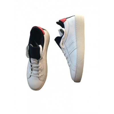 Pre-owned Tommy Hilfiger Leather Trainers In White