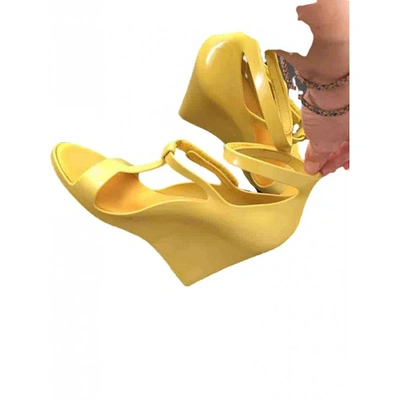Pre-owned Louis Vuitton Sandal In Yellow